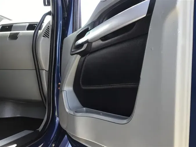 2021 KENWORTH T680