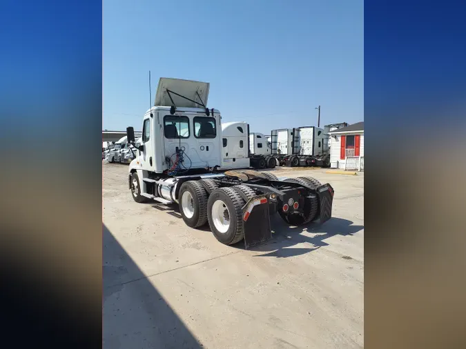 2019 FREIGHTLINER/MERCEDES CASCADIA 125