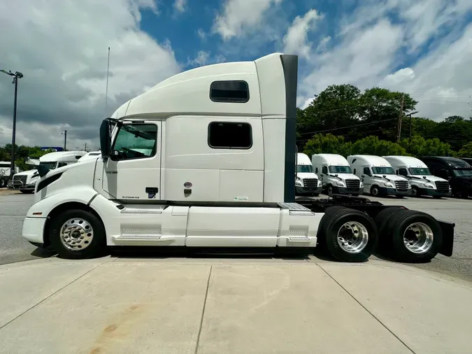 2023 Volvo VNL64T860