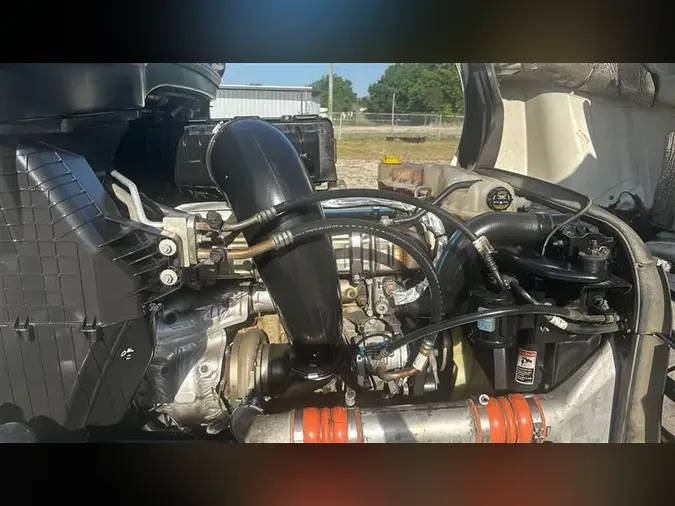 2021 FREIGHTLINER CA126