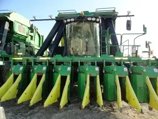 2018 John Deere CP690