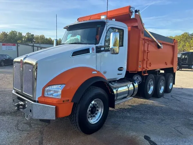 2025 Kenworth T880