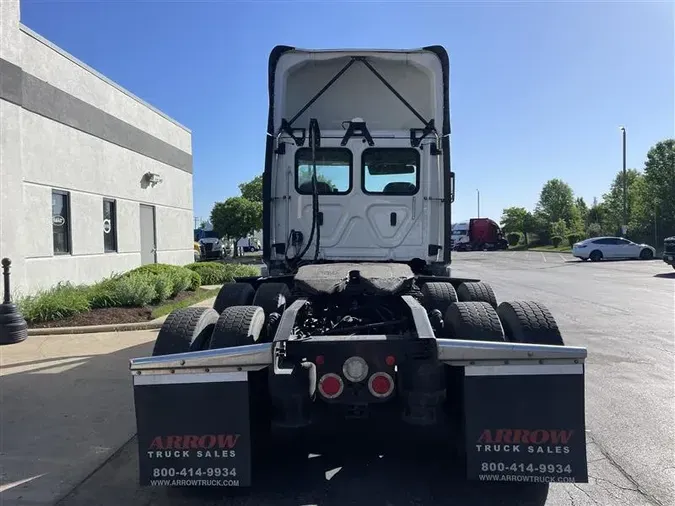 2018 FREIGHTLINER CASCADEVO1