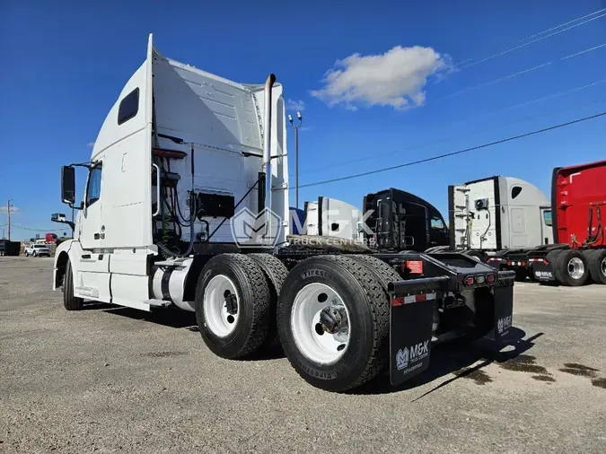 2017 VOLVO VNL64T670