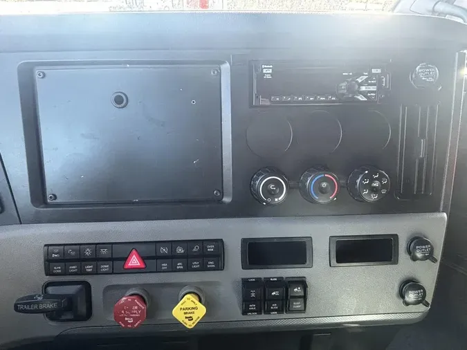 2020 Freightliner Cascadia 126