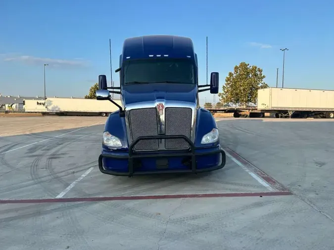 2022 Kenworth T68007ff12eabb8d331c205f5895e709e8a6