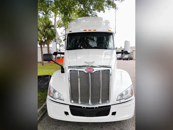 2022 Peterbilt 579
