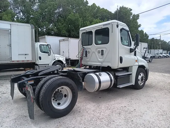 2017 FREIGHTLINER/MERCEDES CASCADIA 125