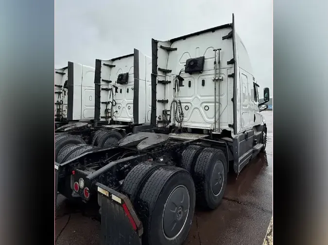 2021 FREIGHTLINER Cascadia 126
