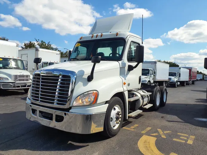 2016 FREIGHTLINER/MERCEDES CASCADIA 1250807b54b1601533576a1534bf2e9f9c7