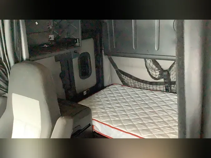 2020 Freightliner Cascadia 1260807c2a0dd1dd6e8e9e3259f9f5cd1ee