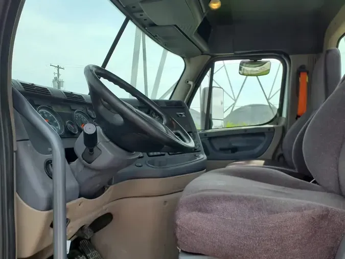 2019 FREIGHTLINER CASCADIA 125
