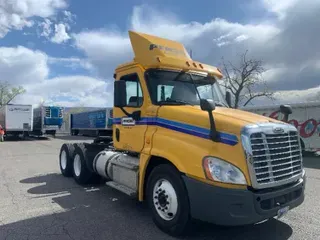 2017 FREIGHTLINER X12564ST