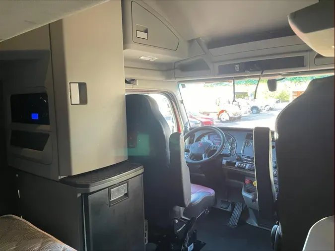 2022 Kenworth T680080b0b53d19f44c1d54eee8ac8441513