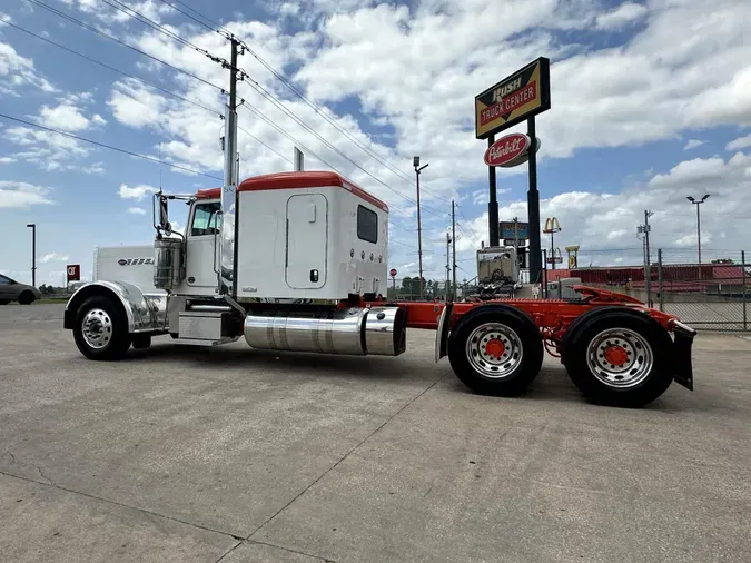 2022 Peterbilt 389