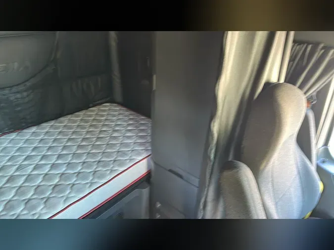 2024 Freightliner Cascadia 126