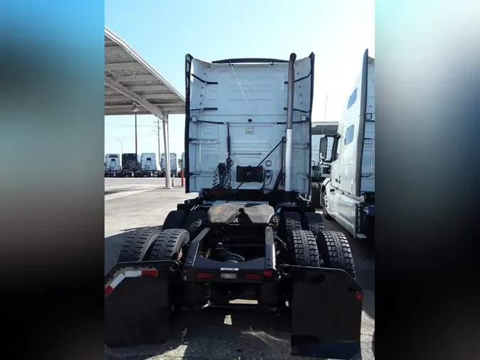 2020 VOLVO VNL64T-760