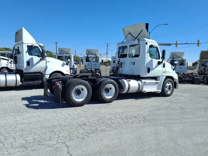 2019 FREIGHTLINER/MERCEDES CASCADIA 125