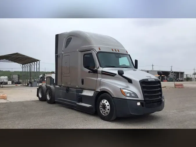 2021 Freightliner Cascadia0818c2389c3157a074164ae04ff7adb2
