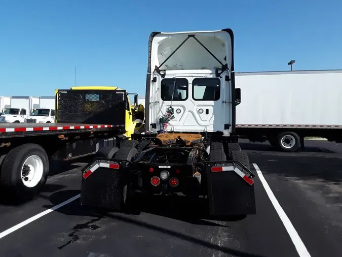 2019 FREIGHTLINER NEW CASCADIA 116