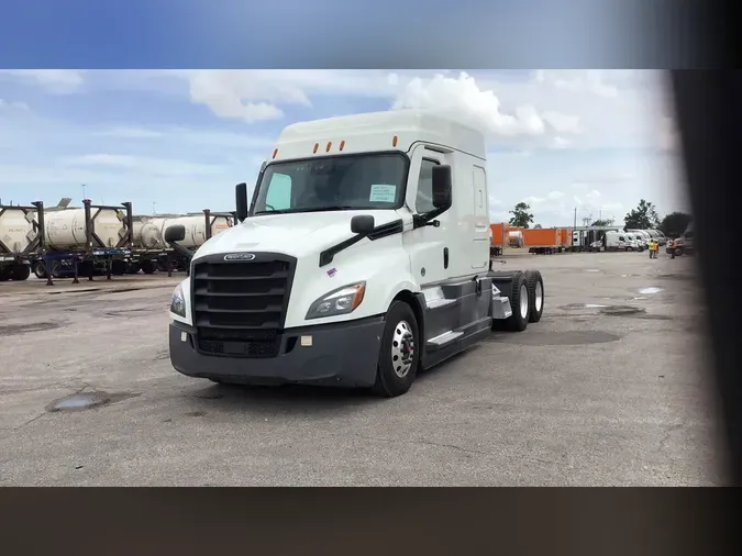 2021 Freightliner Cascadia 126