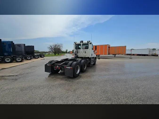 2019 Freightliner Cascadia 1260820cc5ae6a757b575194daf232ec5c6