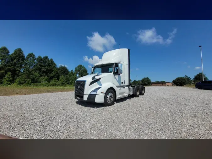 2018 Volvo VNL300