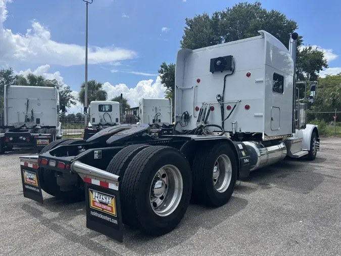2023 Peterbilt 389