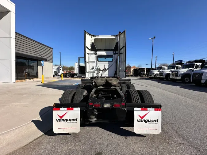 2018 Volvo VNL64T300