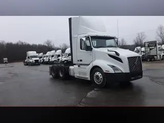 2019 Volvo VNL300