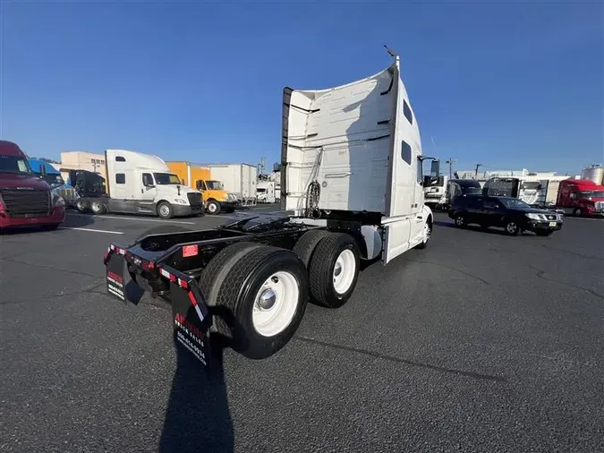 2019 VOLVO VNL760