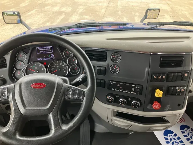 2022 Peterbilt 579