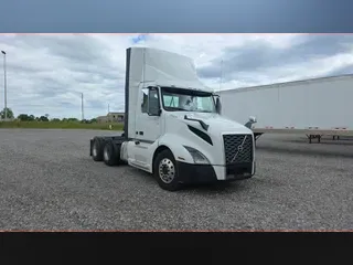 2018 Volvo VNL300
