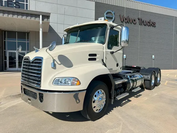 2017 MACK CXU613083a3e664f6b6195f550701ba3e45349