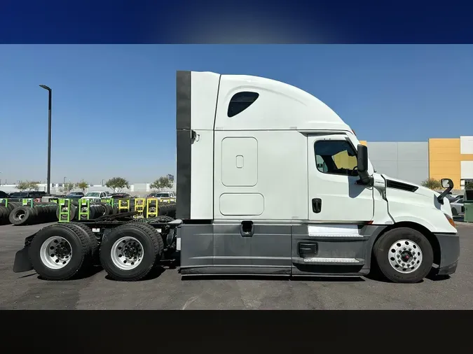 2021 Freightliner Cascadia