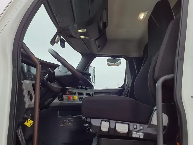 2019 FREIGHTLINER/MERCEDES NEW CASCADIA 126