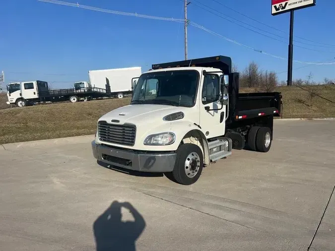 2019 Freightliner M2 106