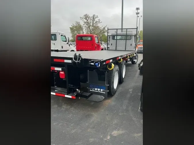 2012 Freightliner M2