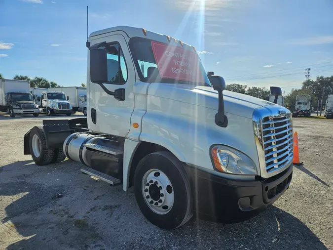 2017 FREIGHTLINER/MERCEDES CASCADIA 125