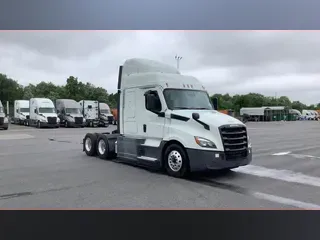 2021 Freightliner Cascadia 126