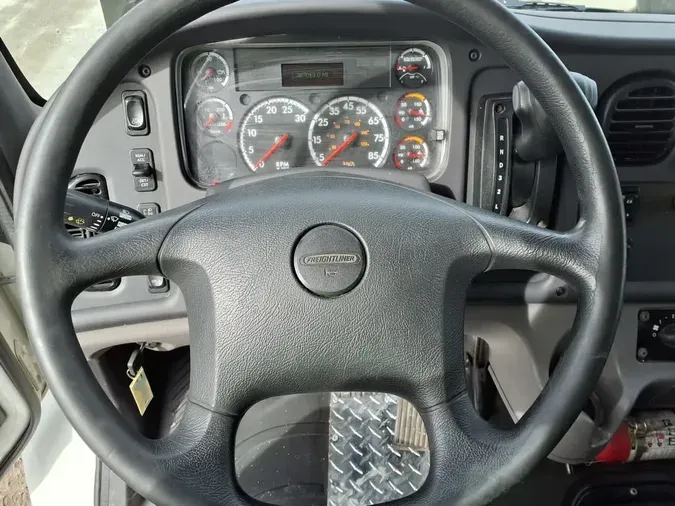 2020 FREIGHTLINER/MERCEDES M2 10608489f9aad109ea2d9bba7a44777712c