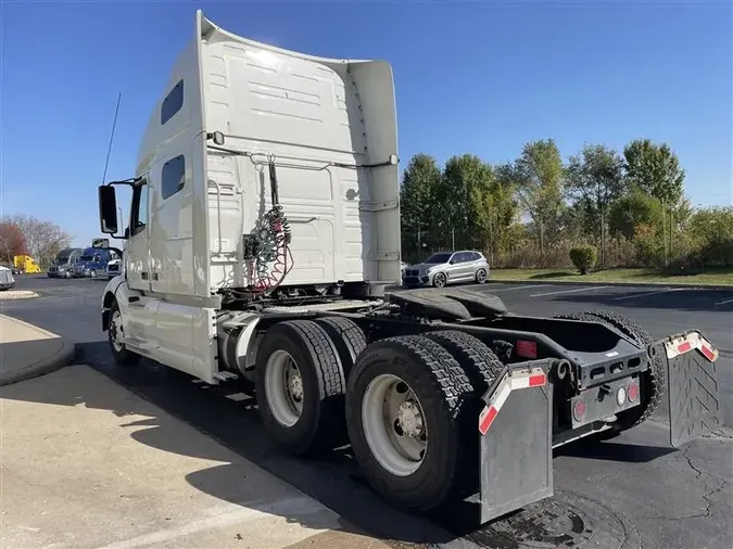 2019 VOLVO VNL760