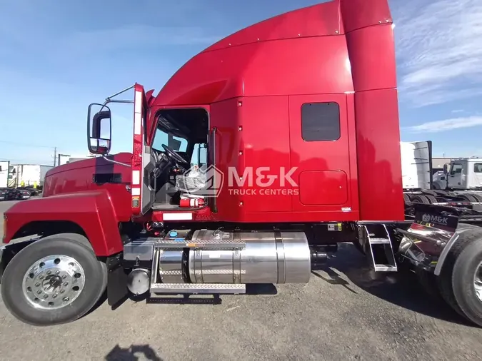 2025 MACK PI64T