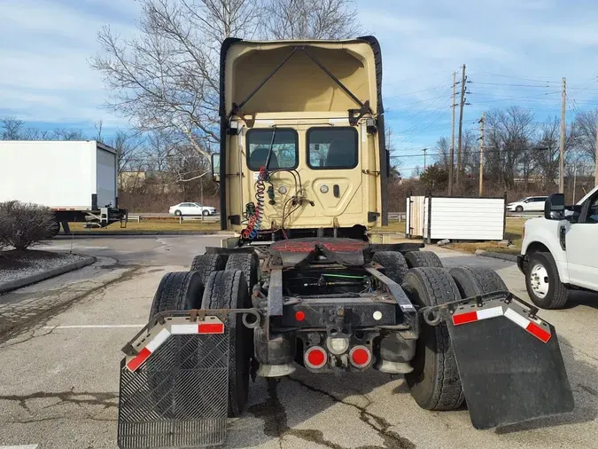 2019 FREIGHTLINER/MERCEDES CASCADIA 125