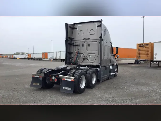 2021 Freightliner Cascadia 126