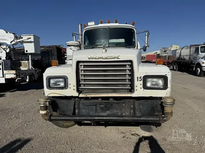1995 MACK RD690S