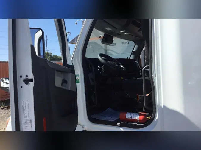 2021 Freightliner Cascadia 126085427be4d6d3b5aa7f01995feab1f2e