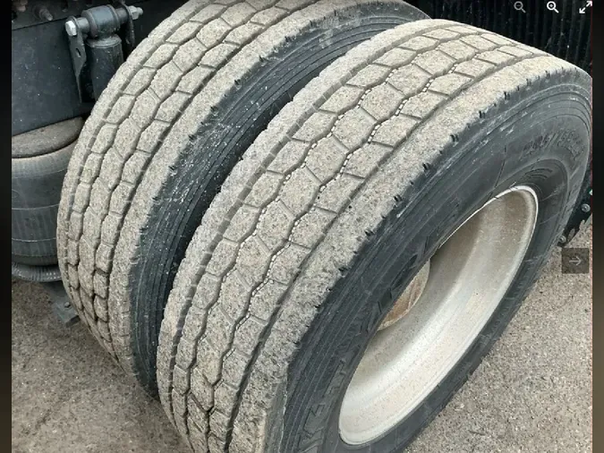 2021 VOLVO VNL64T760