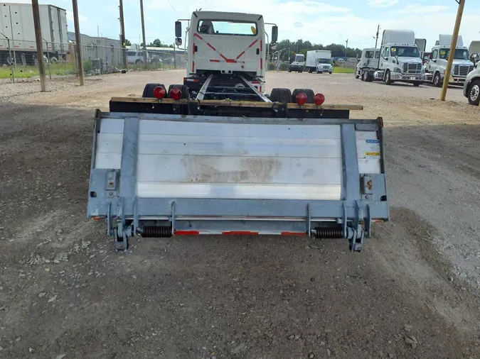 2018 FREIGHTLINER/MERCEDES M2 106