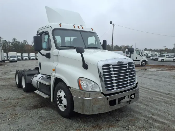 2017 FREIGHTLINER/MERCEDES CASCADIA 125